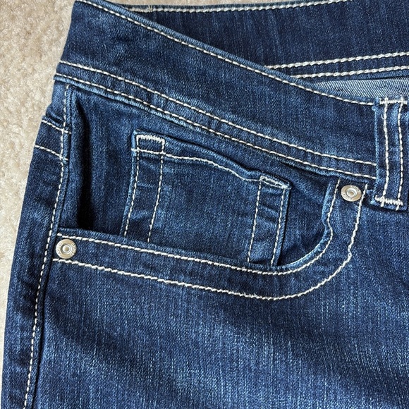 Apt. 9 Women’s, size 16 Bootcut Denim Blue Jeans - Picture 4 of 7